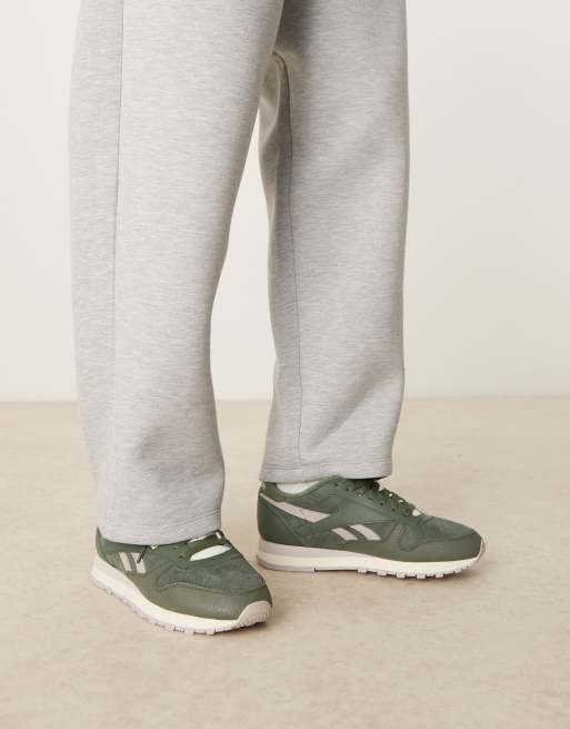 Reebok Classic leather sneakers in khaki, 3 of 5