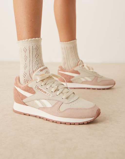 Reebok Classic Leather sneakers in off white and beige, 4 of 5