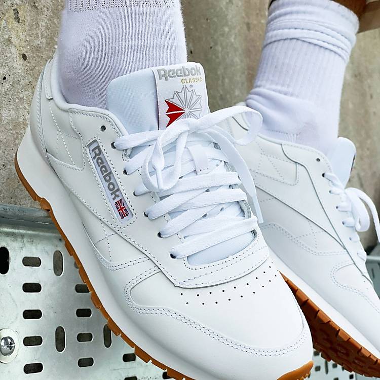 Reebok Classic Leather sneakers in white with gum sole | ASOS