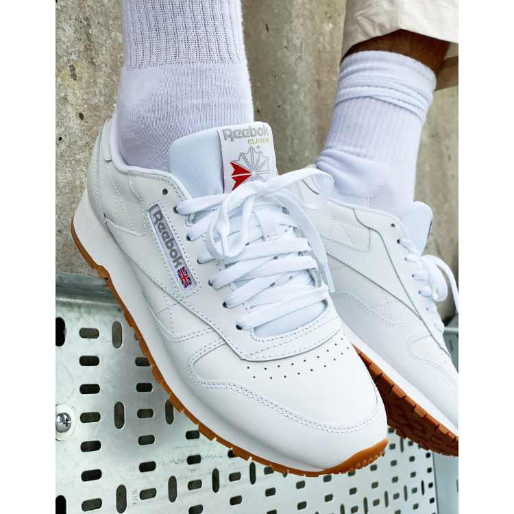 Reebok Classic Leather sneakers in white with gum sole | ASOS