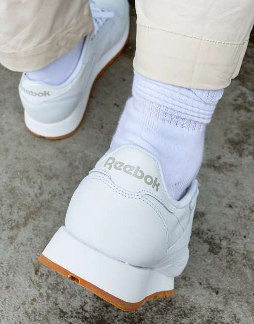 Reebok Classic Leather sneakers in white with gum sole | ASOS