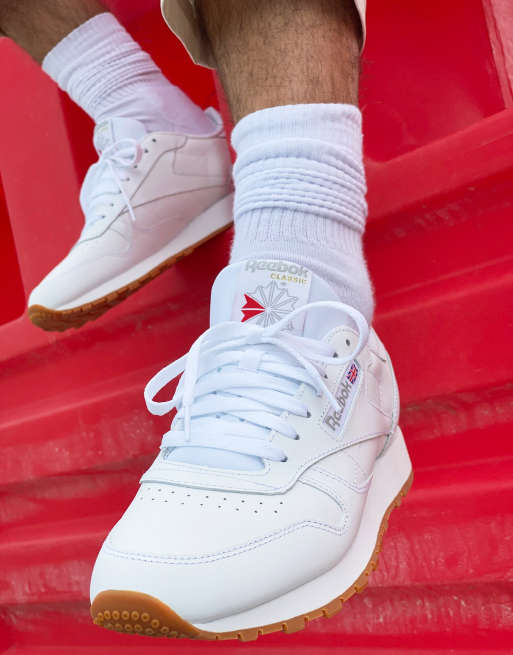 Reebok Classic Leather sneakers in white with gum sole