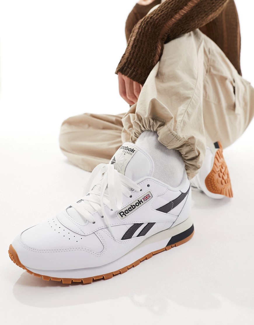 REEBOK CLASSIC LEATHER SNEAKERS IN WHITE WITH NAVY DETAIL