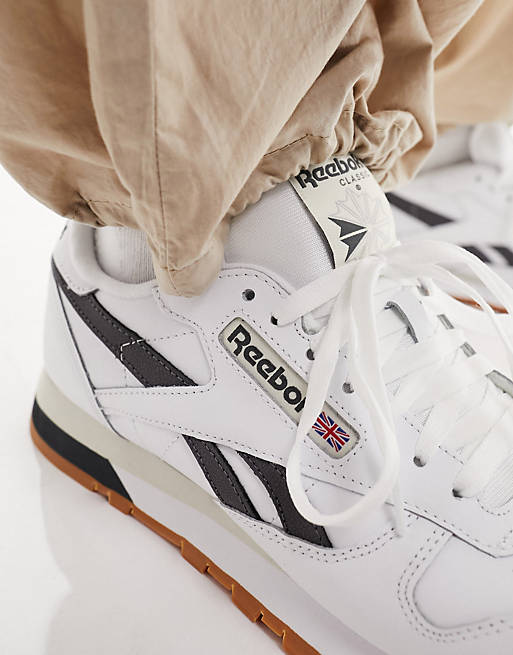 Reebok Classic leather sneakers in white with navy detail | ASOS