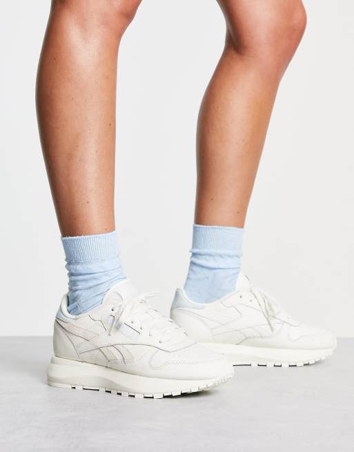 Reebok Classic Leather SP Sneaker in KreideweiB und Babyblau ASOS