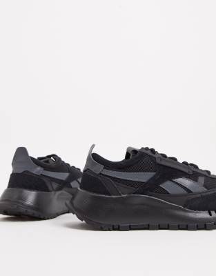 reebok triple black