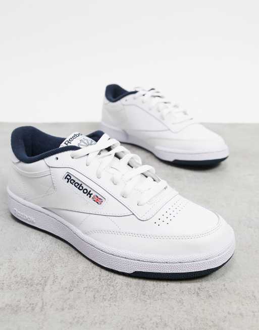 Reebok Classics - Club C 85 - Hvide sneakers med marineblå fane, 3 af 4