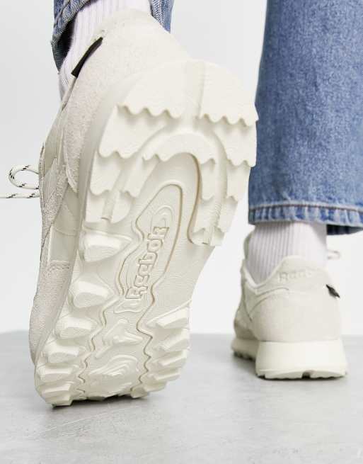 Rendezvous Savvy Vulkan Reebok Classics leather sneakers in off white | ASOS