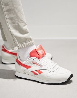 Reebok classics leather trainers with red vector in vintage white