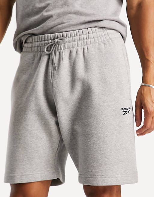 tempo bijvoeglijk naamwoord Wees Reebok Classics small logo sweat shorts in grey | ASOS