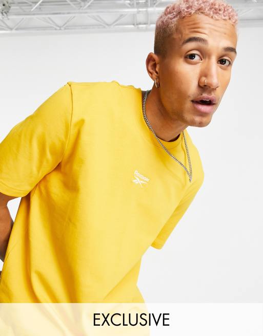 Reebok Classics T shirt avec logo central Jaune Exclusivit ASOS