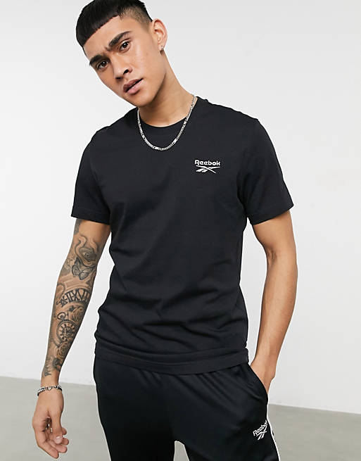 Reebok Classics t-shirt with small logo in black