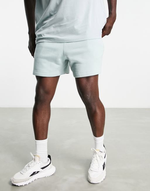 Reebok Classics – Wardrobe Essentials – Szare szorty 