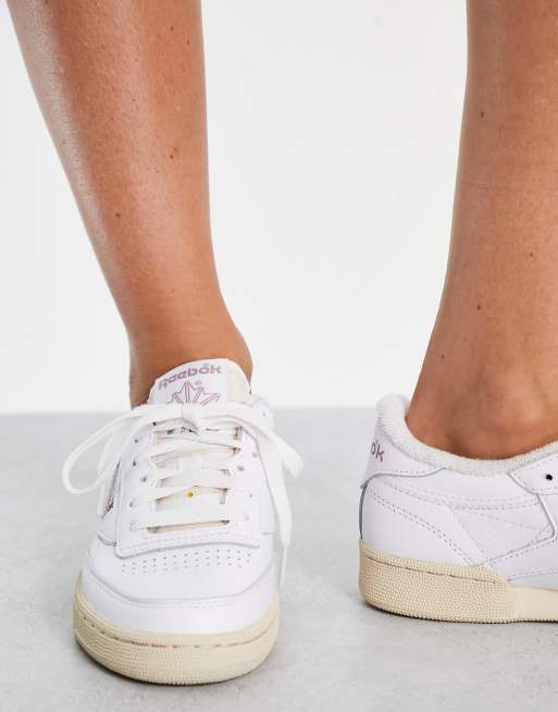 Reebok – Club C 85 – Sneaker in Weiß und Flieder, 3 von 4