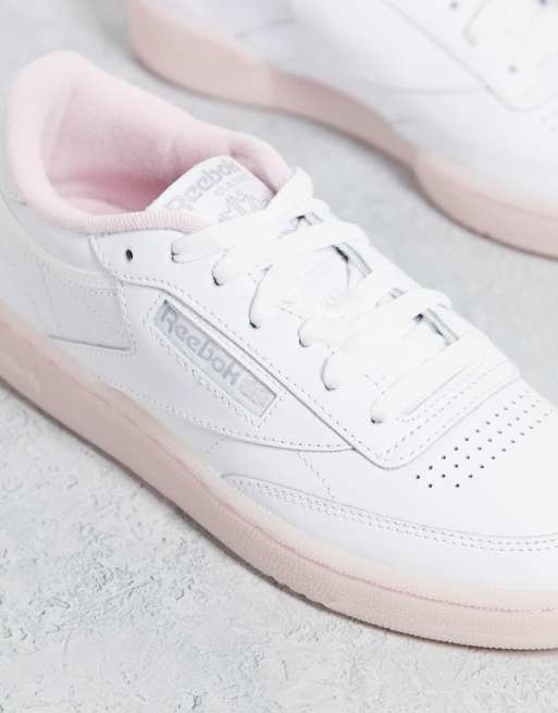 Reebok - Club C 85 - Sneakers in bianco e rosa con cuori - In esclusiva per ASOS, 3 di 4