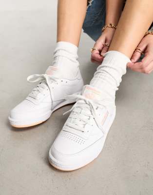 Reebok classic club c 85 sneakers in white store and gum