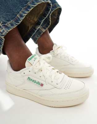 Reebok - Club C 85 - Vintage-Sneaker in gebrochenem Weiß