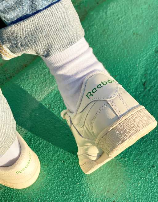 Reebok Club C 85 Vintage Sneaker in KreideweiB mit Frottee Futter