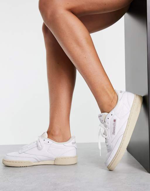 Reebok – Club C 85 – Vita och syrénlila sneakers, 4 av 4