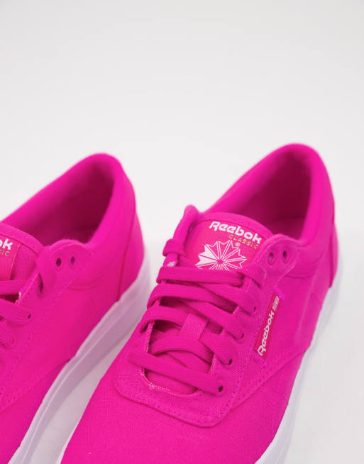 Pink reebok clearance shoes