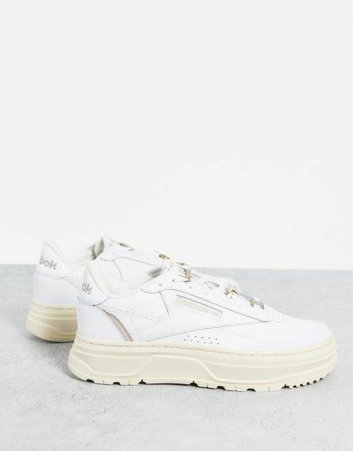 Reebok - Club C Double Geo - Sneakers in wit en beige
