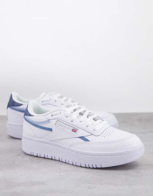 Reebok – Club C Double – Robuste Sneaker in Weiß mit Denim-Details