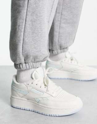 Reebok - Club C Double - Sneaker in Weiß und Blau