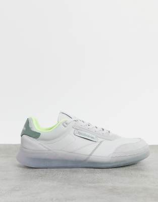 Reebok – Club C Legacy – Sneaker in Grau und Grün