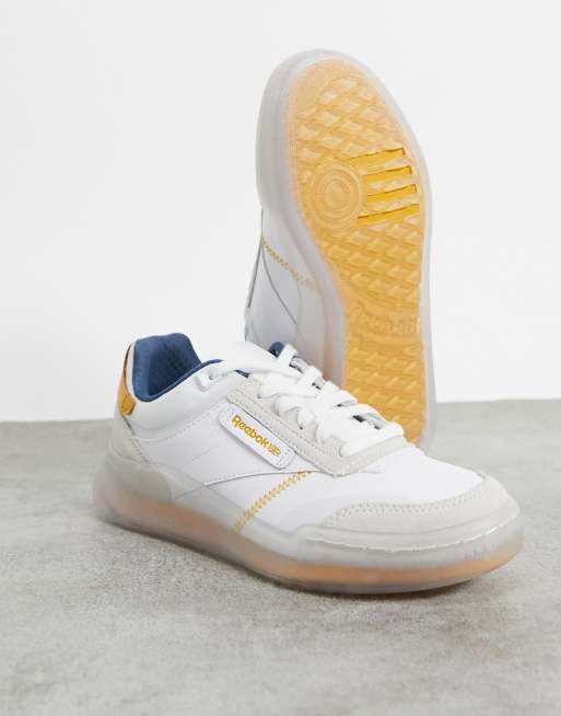 Reebok – Club C Legacy – Vita sneakers med orange detaljer, 3 av 4