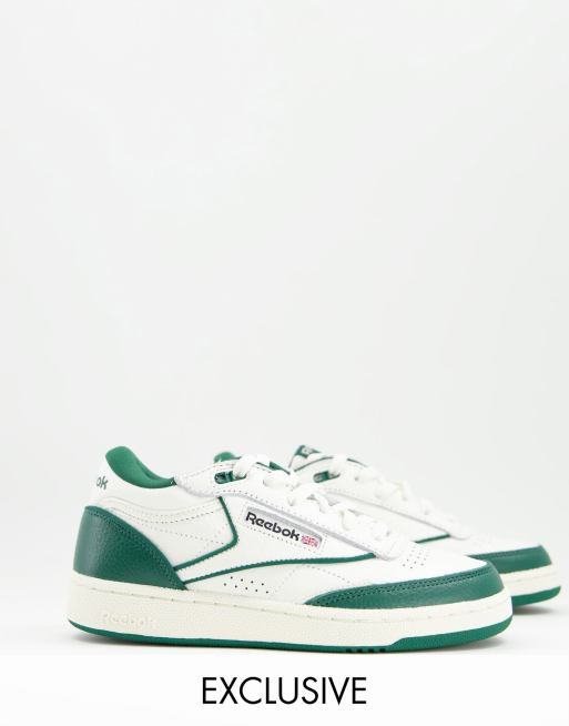 Reebok Club C Mid ll Sneaker in KreideweiB und Grun exklusiv bei ASOS