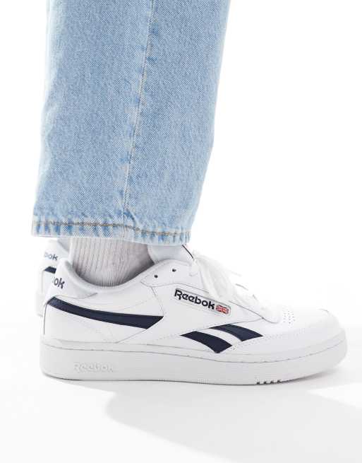 Reebok Club C Revenge Baskets Blanc et bleu marine ASOS