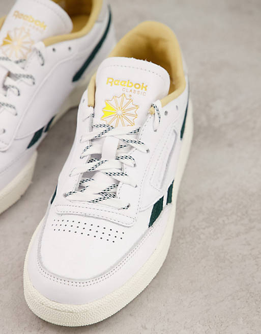 Reebok – Club C Revenge – Weiße Sneaker mit grünen Details | ASOS