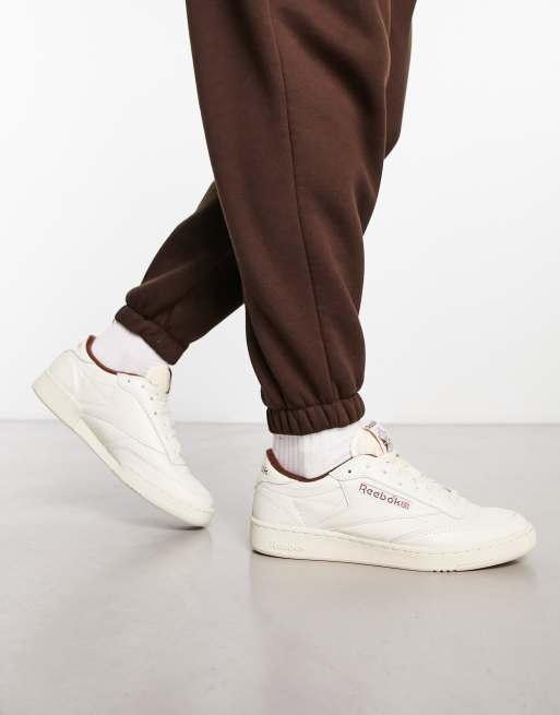 Reebok Club C – Vintage-Sneaker in gebrochenem Weiß und Braun