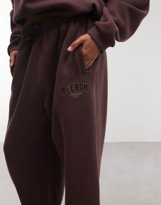 Reebok Elevated Athletic relaxed joggers med åben kant i brun, 5 af 5