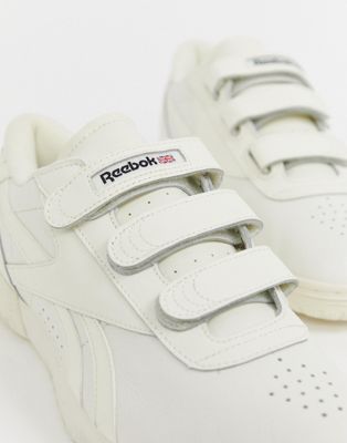 Reebok Exofit 600 MU trainers in white 
