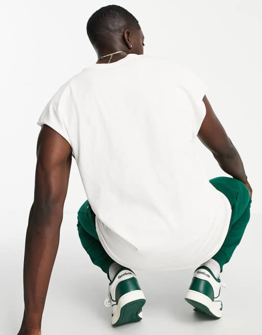 Reebok - Hemd met verlaagde armsgaten in gebroken wit, exclusief bij ASOS, 4 van 4