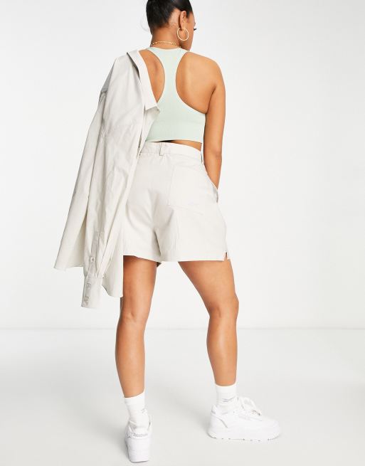 Reebok high waisted tailored shorts in beige, 3 of 4