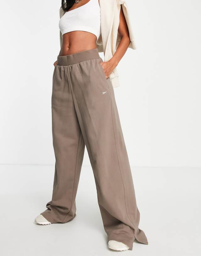 Reebok - high waisted wide leg trousers in taupe brown