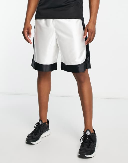 https://images.asos-media.com/products/reebok-iverson-basketball-shorts-in-white/201486800-4?$n_640w$&wid=513&fit=constrain