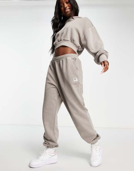 Reebok hot sale grey sweatpants