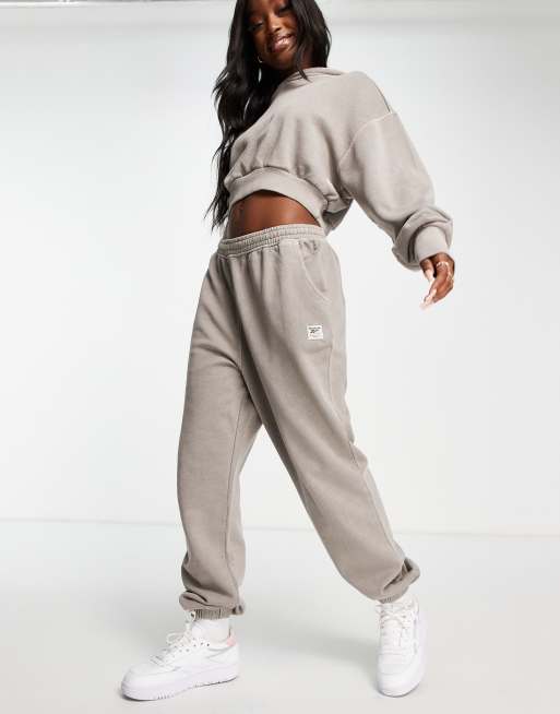 Reebok - Joggingbroek in steengrijs - GREY