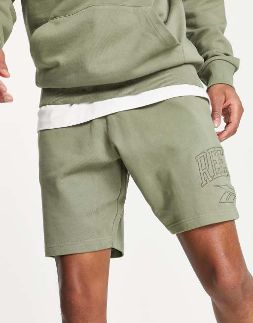 Reebok – Kakifärgade jersey-shorts i vintagestil – Endast hos ASOS