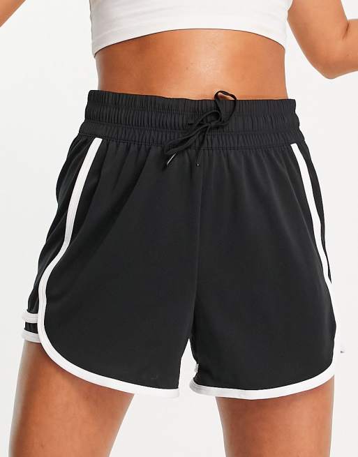 Reebok logo shorts in black, 3 of 4