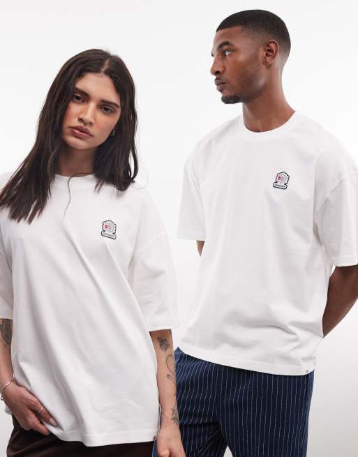 Reebok patch logo t-shirt in off-white  - Exclusive to ASOS, 2 of 4