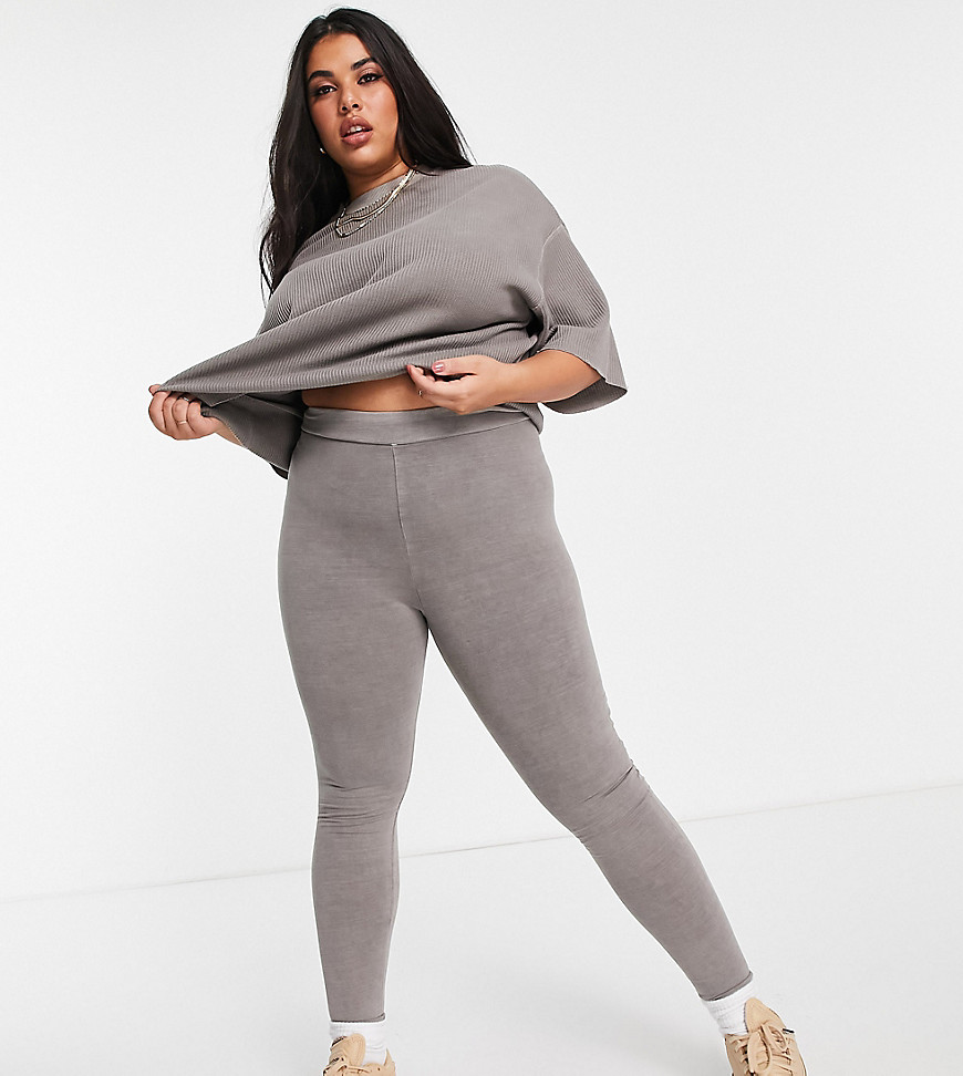 Plus-size leggings by Reebok For the rotation High rise Elasticated waist Branded tab to reverse Bodycon fit