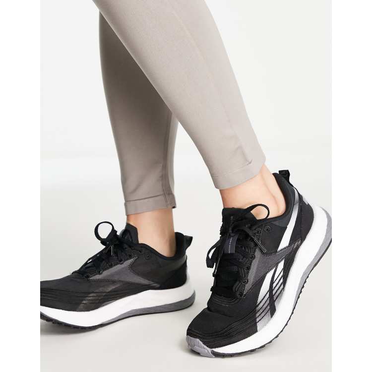 staking Vrouw Vervolgen Reebok - Running - Floatride Energy 4 - Sneakers in zwart en wit | ASOS