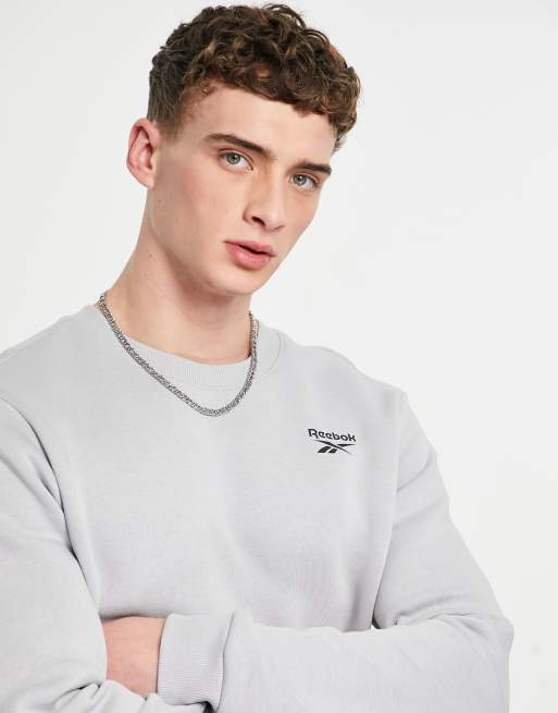 Reebok small logo sweatshirt in grey, 3 of 4