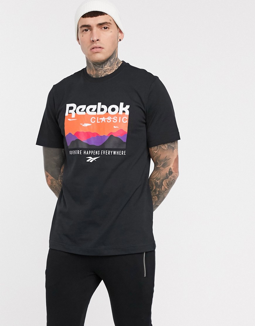 Reebok - Sort klassisk t-shirt med sporprint