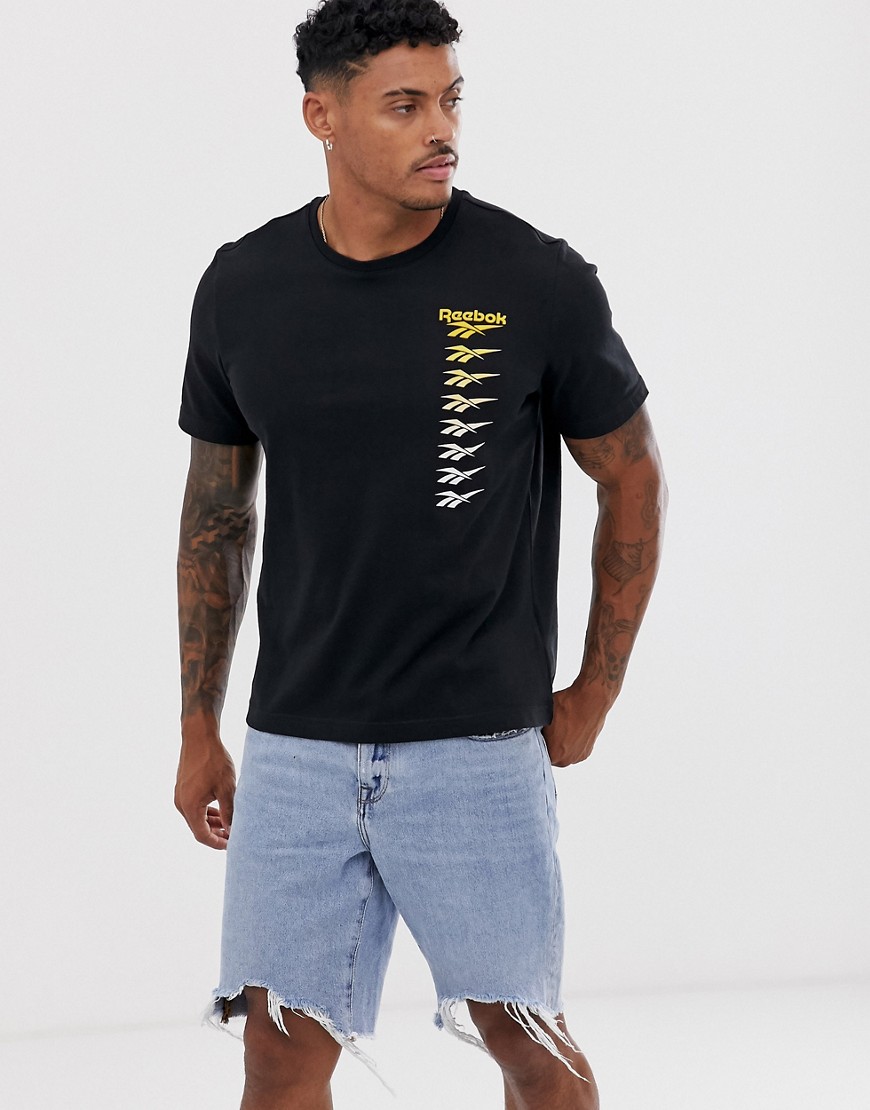 Reebok – Svart t-shirt med ombrétonad logga