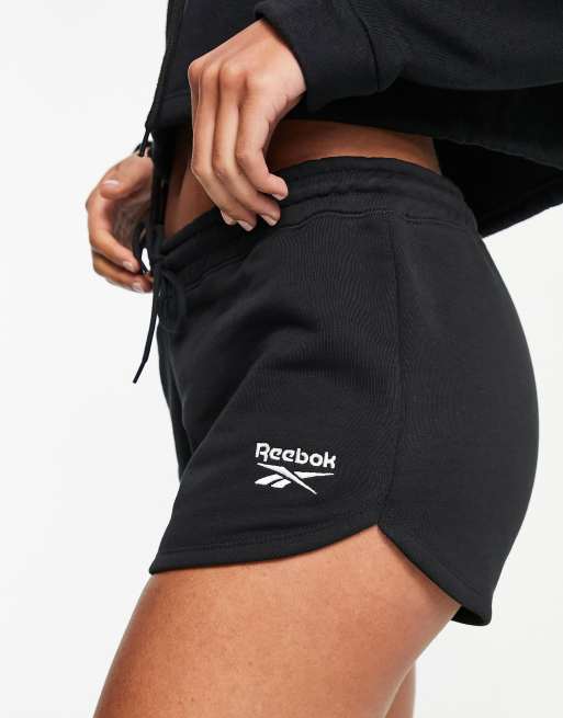 Reebok Sweat Shorts in Schwarz mit Logo ASOS